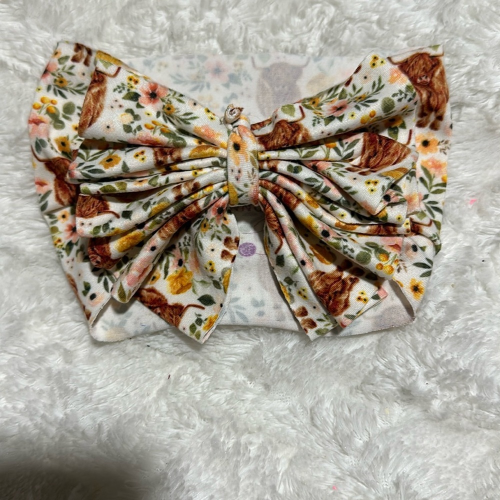 Cow bow